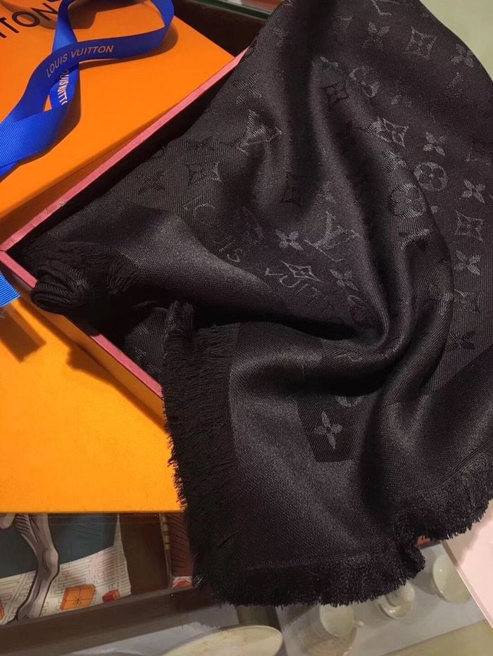 Louis Vuitton Scarf LVS00184